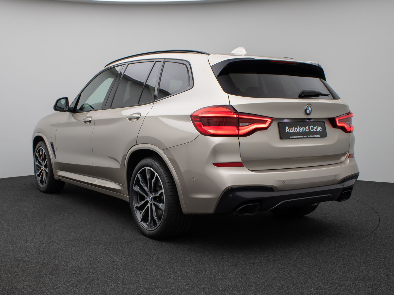 Fahrzeugabbildung BMW X3 M40d Panorama 360° HUD DAB H/K AHK Komfort