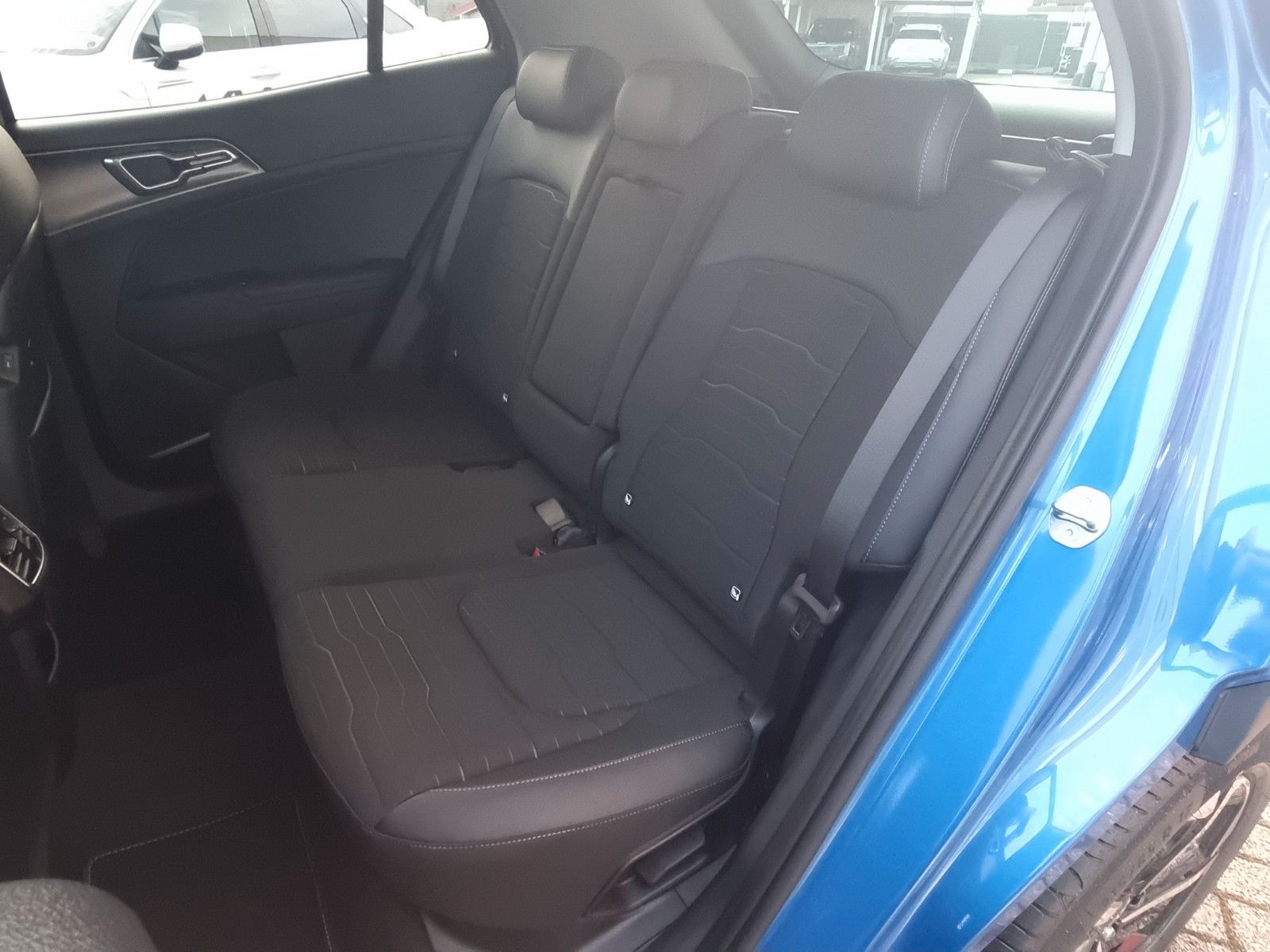 Fahrzeugabbildung Kia SPORTAGE 1.6T 48V 2WD DCT VIS KOM