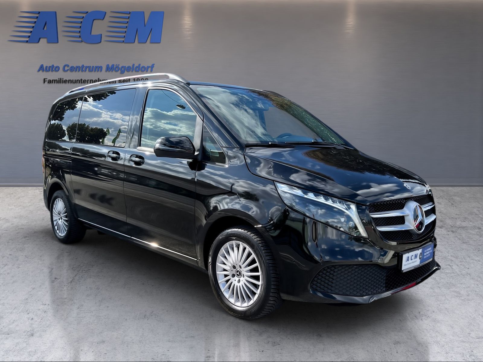 Mercedes V 220 - 1