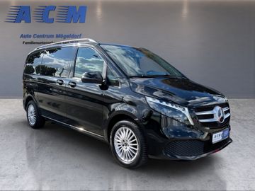 Mercedes V 220 - 1