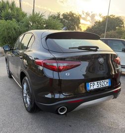 Alfa-Romeo Stelvio - 7
