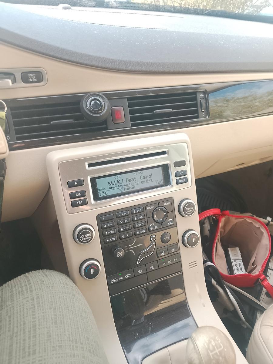 Volvo V70 2009 — photo 8