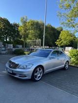 Mercedes-Benz S 350 - - silberne Mercedes-Benz S 350
