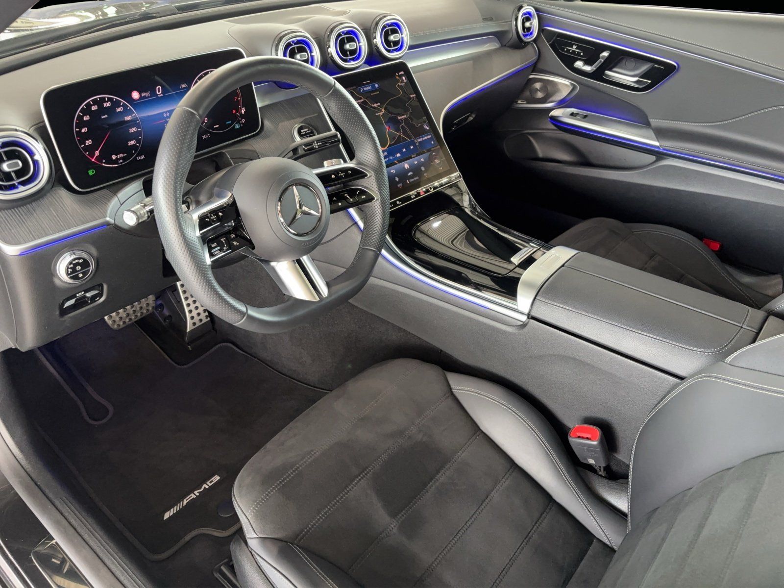 Fahrzeugabbildung Mercedes-Benz CLE 300 4M AMG Prem DISTRO Pano Memo KeyGo Night