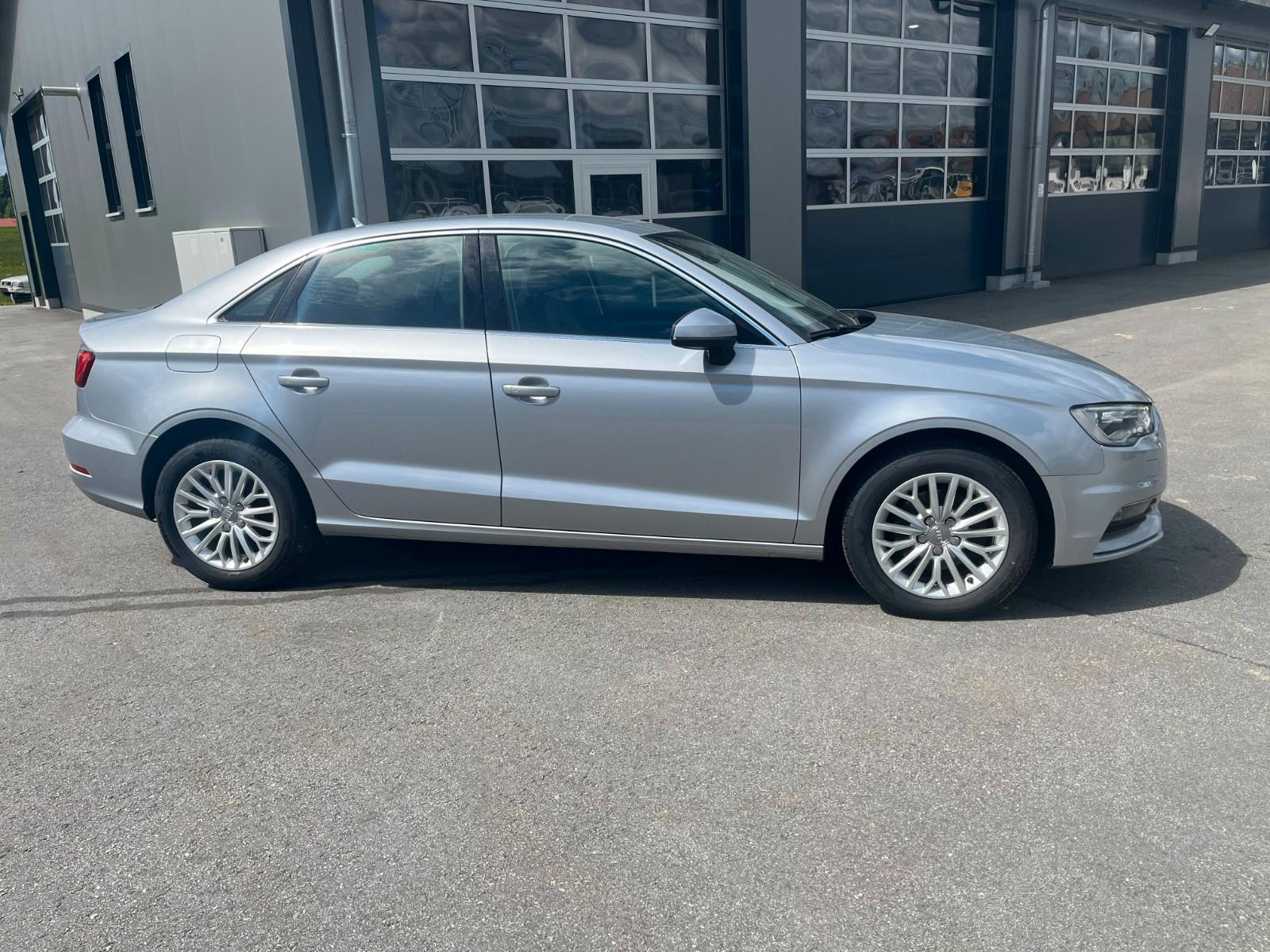 Audi A3 1,6 TDI Limousine ambiente,Navi,Xenon