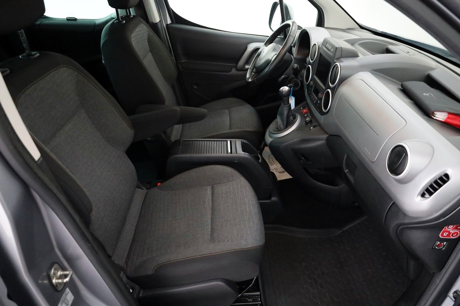 Fahrzeugabbildung Citroën Berlingo Kombi Shine Navi,SH,PDC,Kamera,SR+WR