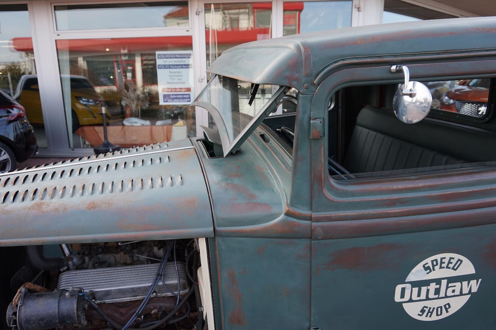 Ford Pickup 1932 V8 "Ford Outlaw Speed Shop" Hot Rod