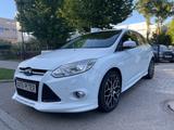 Ford Focus Lim. Titanium 2 x Styling-Paket - Ford Focus Gebrauchtwagen in München