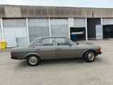 Mercedes-Benz 250 W123 - Mercedes-Benz 250: W123