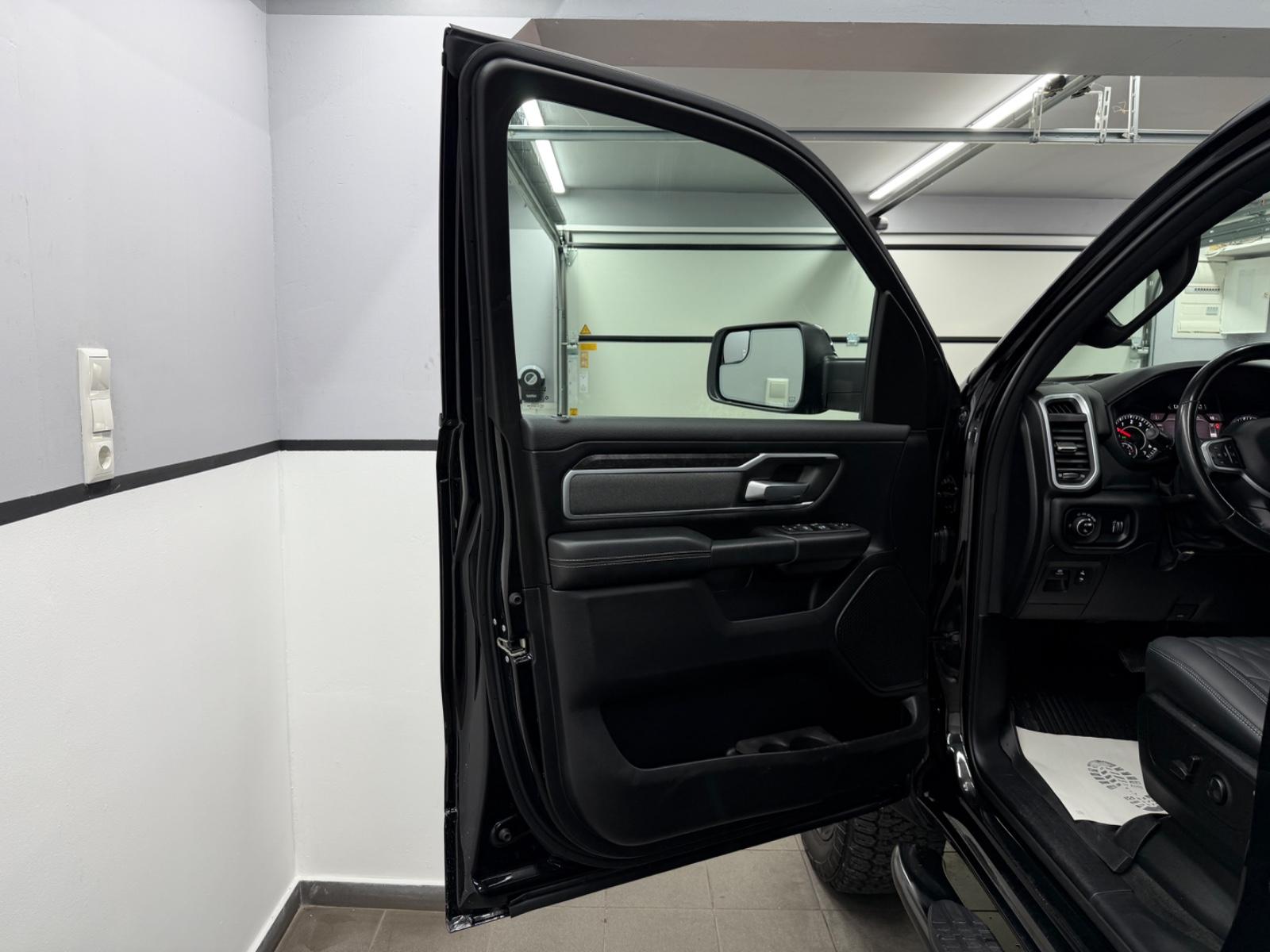 Dodge Ram 1500 5.7 V8 4X4 BigH QuadC*Lv2*Night Edition, миниатюра 22