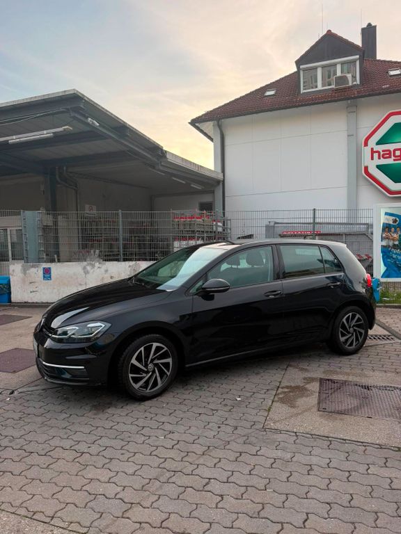 Image of Volkswagen Golf