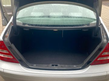 Bild 18 Mercedes-Benz C 180 C Lim. Kompressor AT*KLIMAAT*TMPOM*KAMERA*