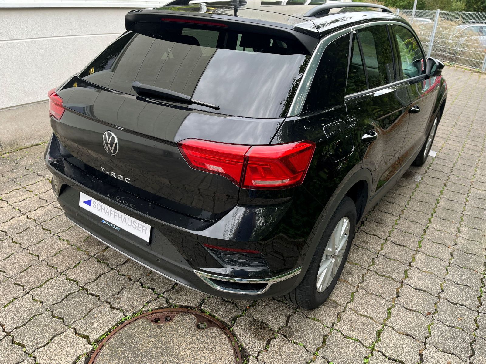 Fahrzeugabbildung Volkswagen T-Roc Style 1,5 TSI PDC LED ALU SHZ ACC UVM