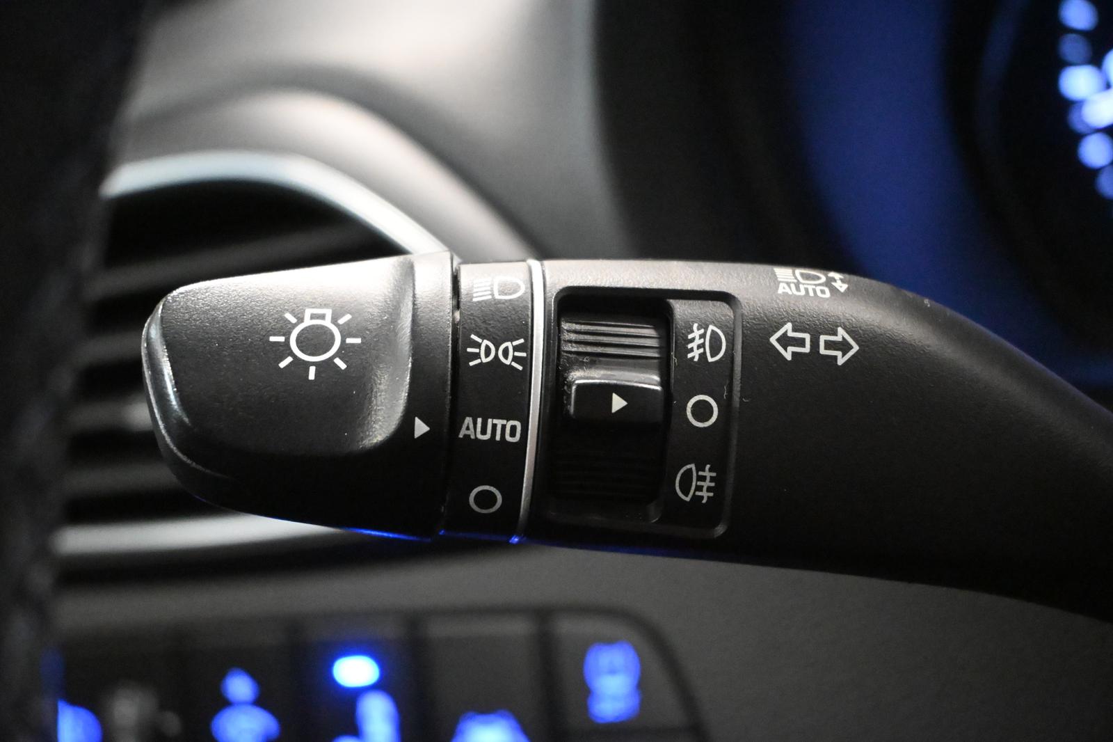 Hyundai i30 Premium *KAMERA*KESSY*LENKRADHZ*SHZ*CARPLAY