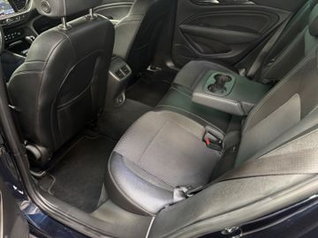 Opel Insignia - 10