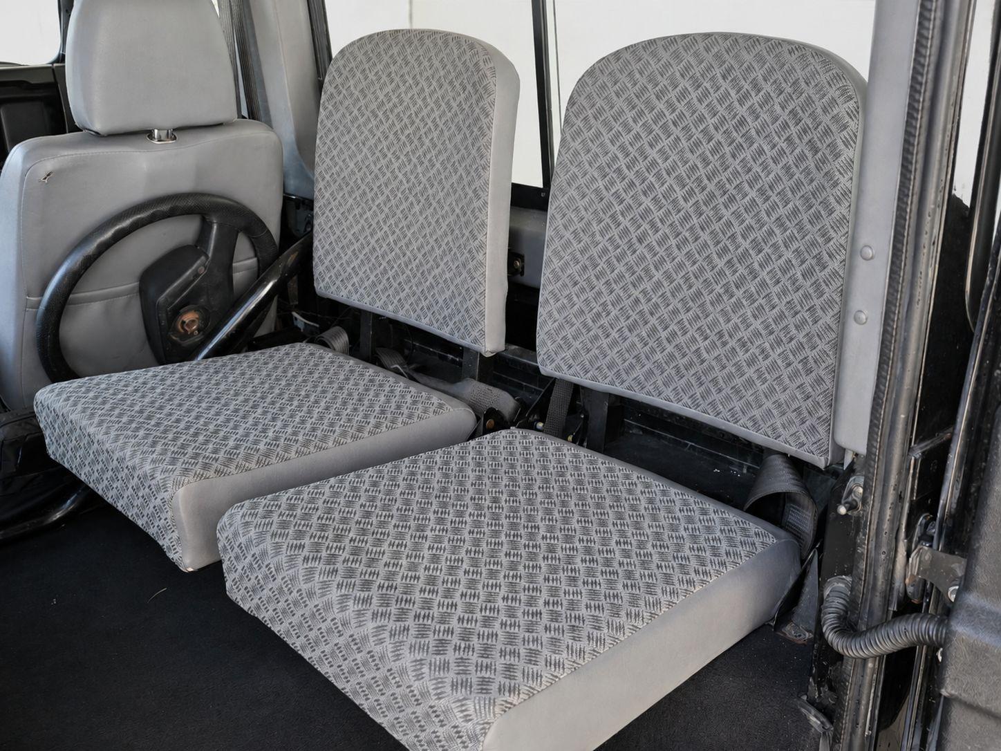 LAND ROVER DEFENDER 90 TD5 122CV - STATION WAGON - BVM - ATTELAGE FIXE