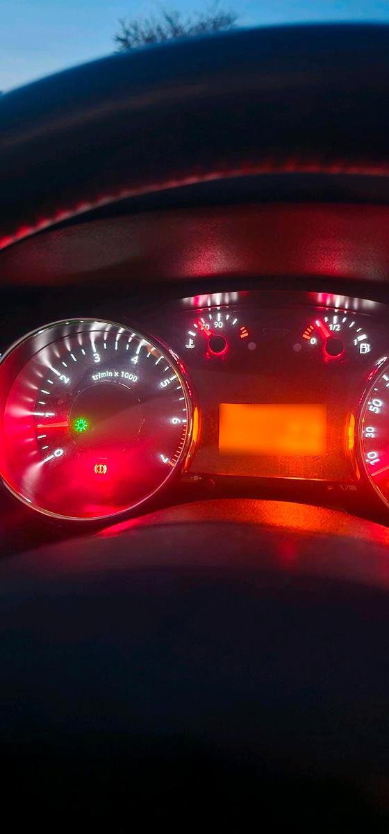 Peugeot 5008 2010 — photo 7