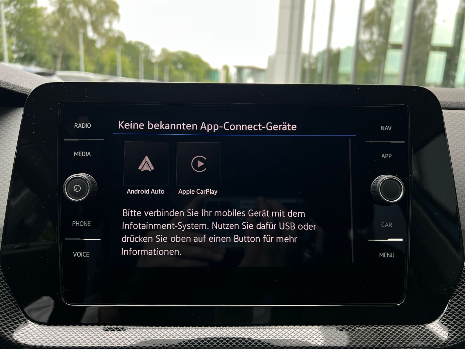 Fahrzeugabbildung Volkswagen T-Cross Life 1.0 l TSI *LED,ACC,Navi,Kamera,16''