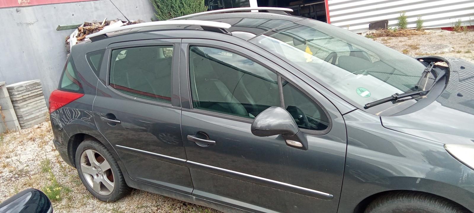 Peugeot 207 2012 — interior