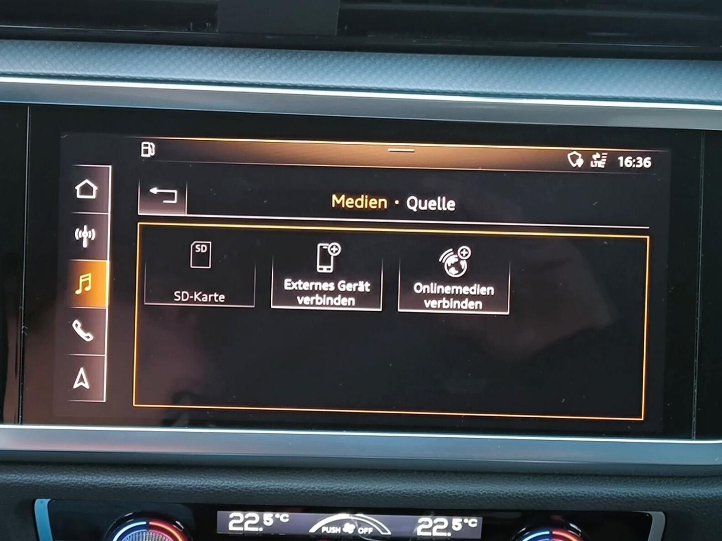 Audi Q3 35 TFSI S line S-TRONIC LED CONNECT ACC KAMER