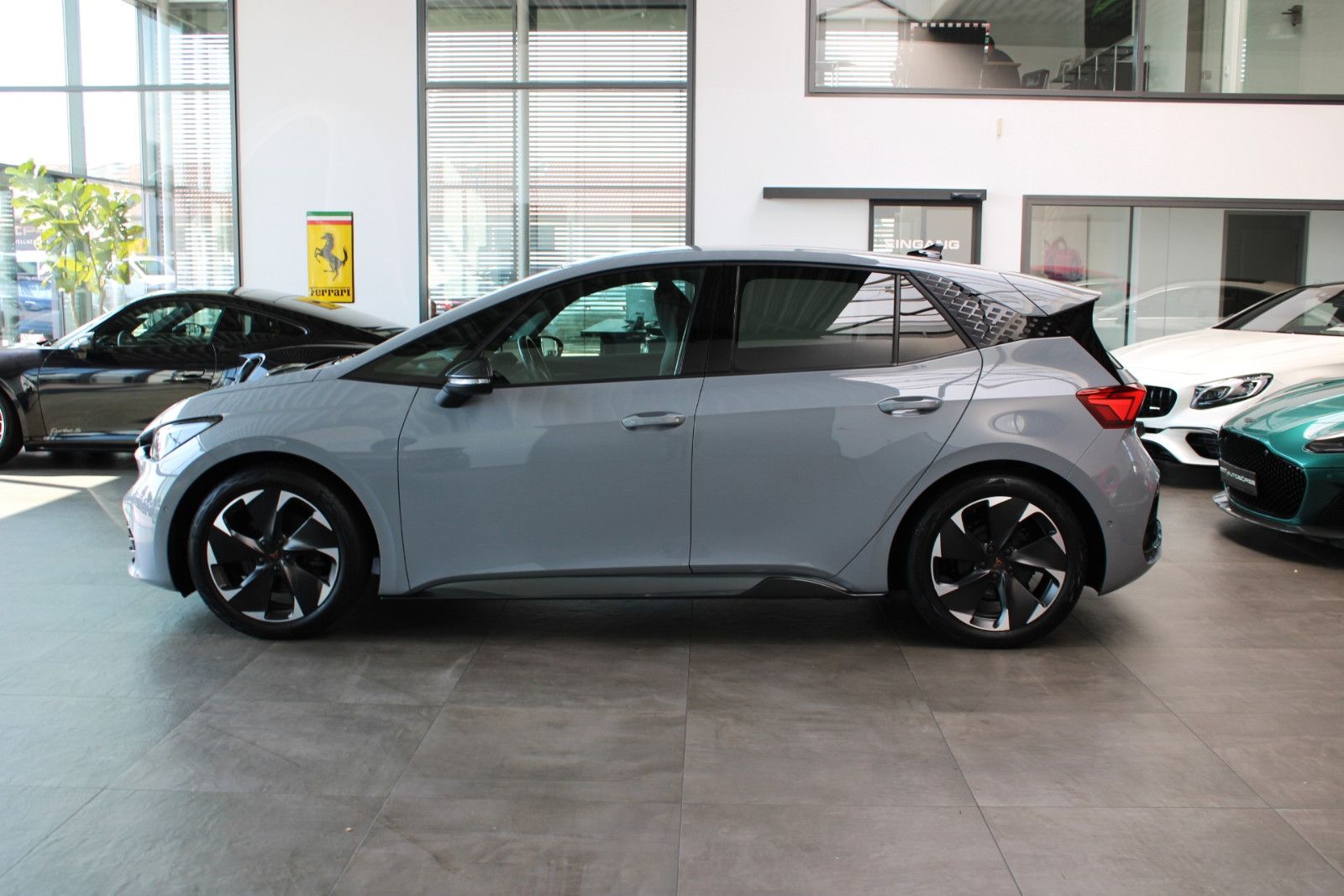 Cupra BORN 150 kW * VAPORGREY * #PILOT M #TECH L #19" imagem 3