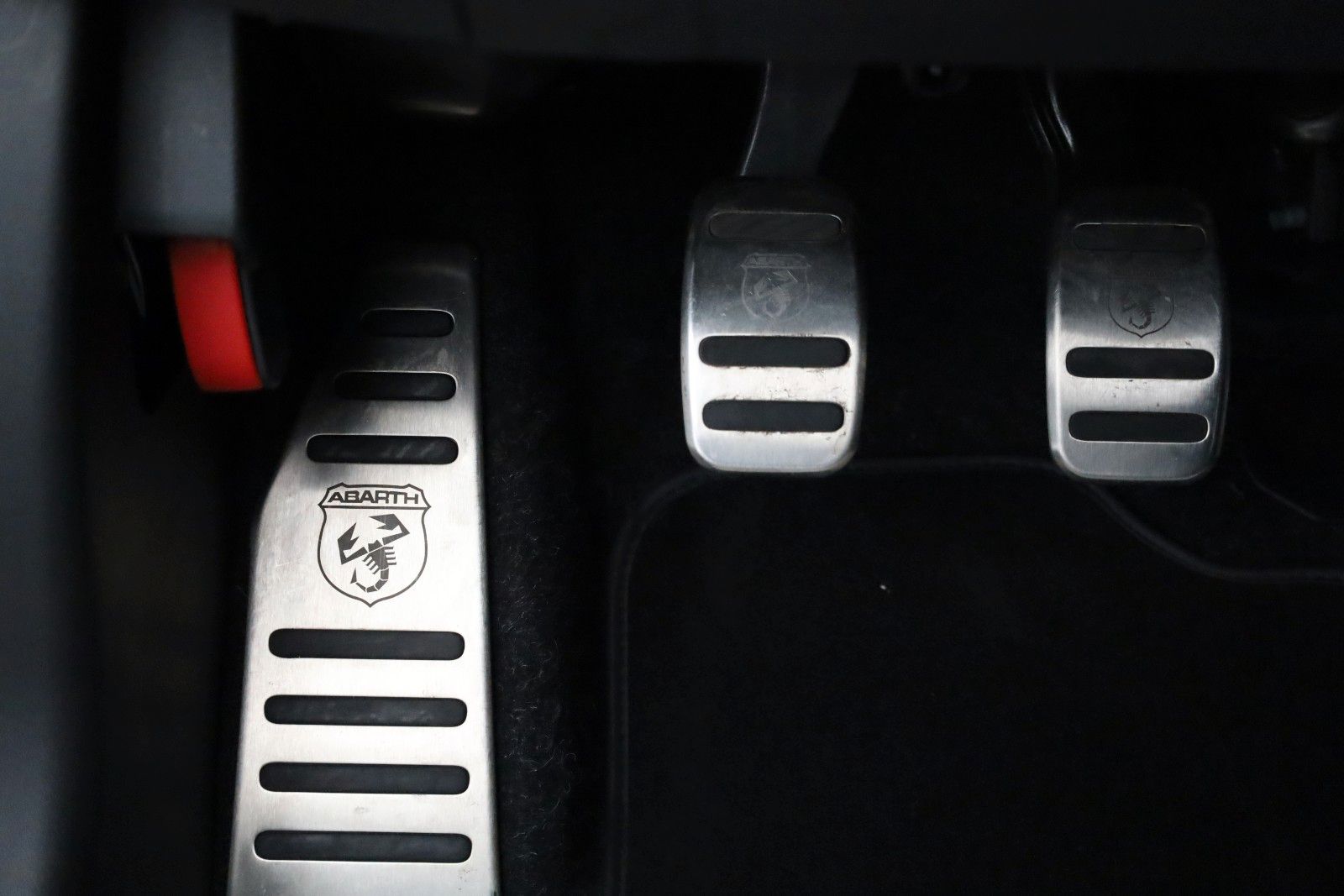 Fahrzeugabbildung Abarth 500 595 Kit ESTETICO ,Navi, MirrorLink, LM19"+WR