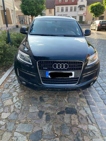 Audi Q7 3.0 V6 S line quatro 7sitzer Autom...