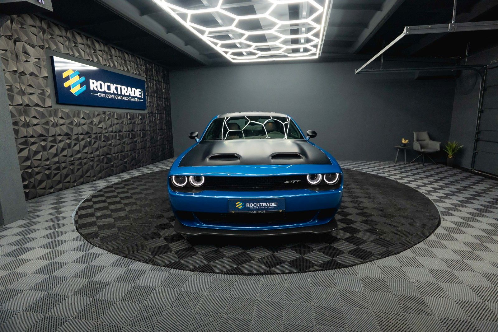 Fahrzeugabbildung Dodge Challenger 6.4 V8 SRT 392 R/T 1320 SCAT PACK