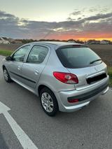Peugeot 206+ | TÜV | 8-Fach | Wenig KM - Peugeot 206 von privat
