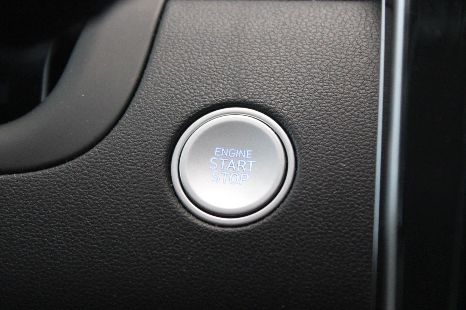 Fahrzeugabbildung Hyundai TUCSON MHEV Trend Aut. NAVI ACC LED SHZ CAM