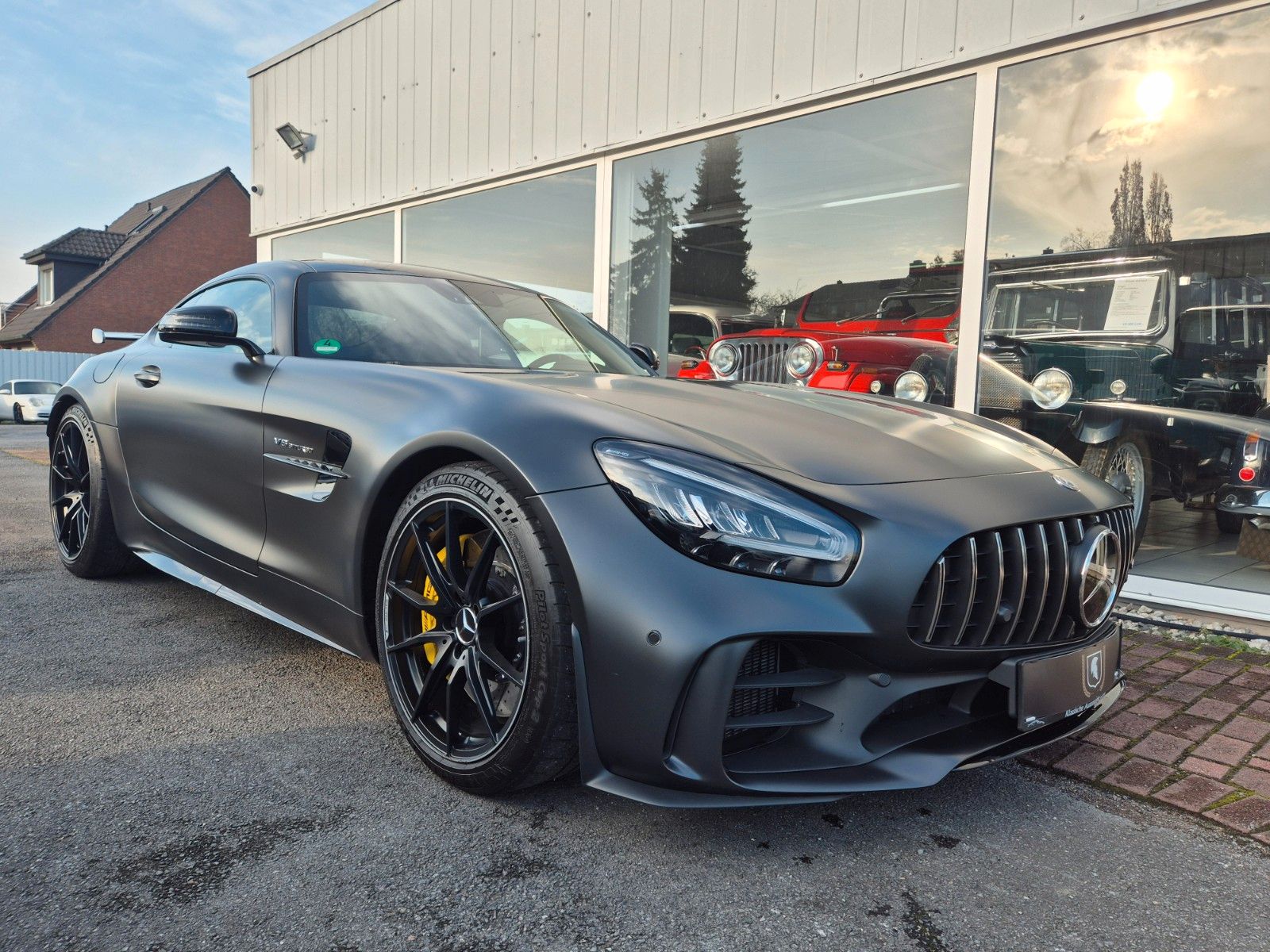 Fahrzeugabbildung Mercedes-Benz AMG GT R Designo Magno/Carbon/Burmester/1A