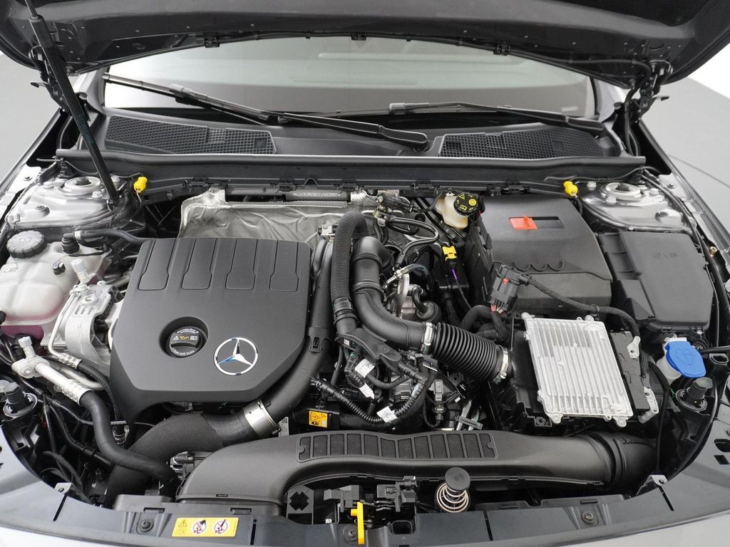 Mercedes-Benz A 180 Star Edition AMG Line | Panorama - Schiebe