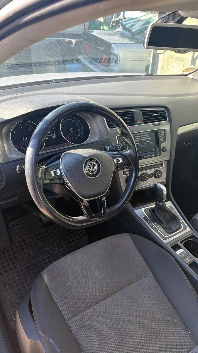 Volkswagen Golf 2015 — двигун 111 HP (82kW)