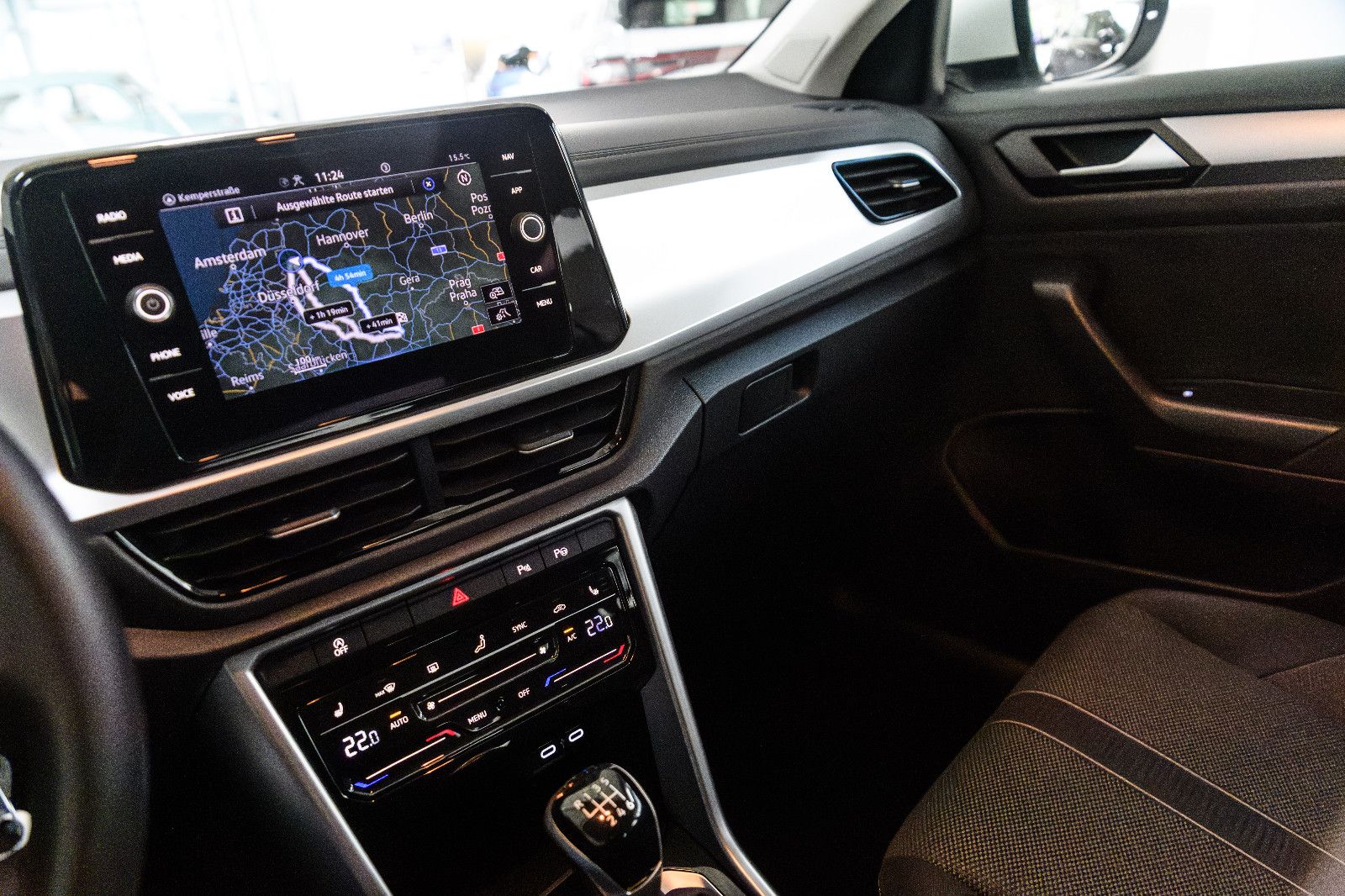 Fahrzeugabbildung Volkswagen T-Roc Life 1.0 TSI NAVI+PDC+SHZ+APP