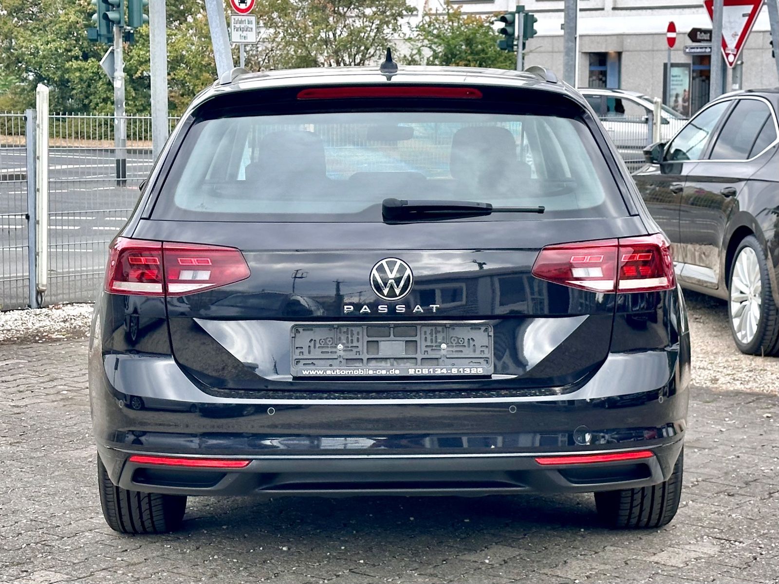 Fahrzeugabbildung Volkswagen PASSAT VARIANT BUSINESS*AUTOM.+NAVI+1.HAND*