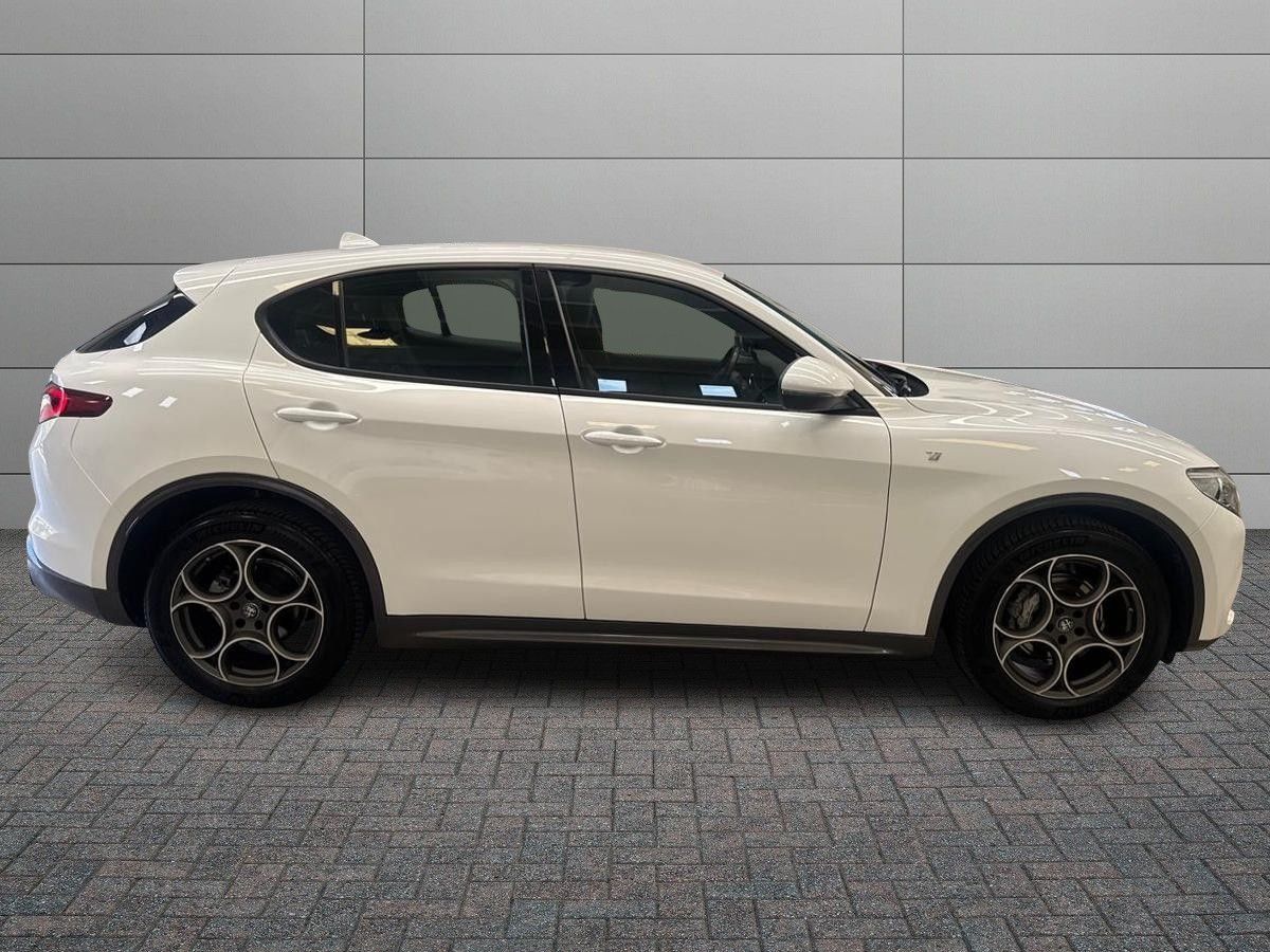 Alfa Romeo ALFA ROMEO Stelvio - Stelvio 2.2 Turbodiesel 210 imagem 3