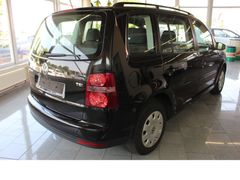 Fahrzeugabbildung Volkswagen Touran Trendline,Bastler Fahrzeug