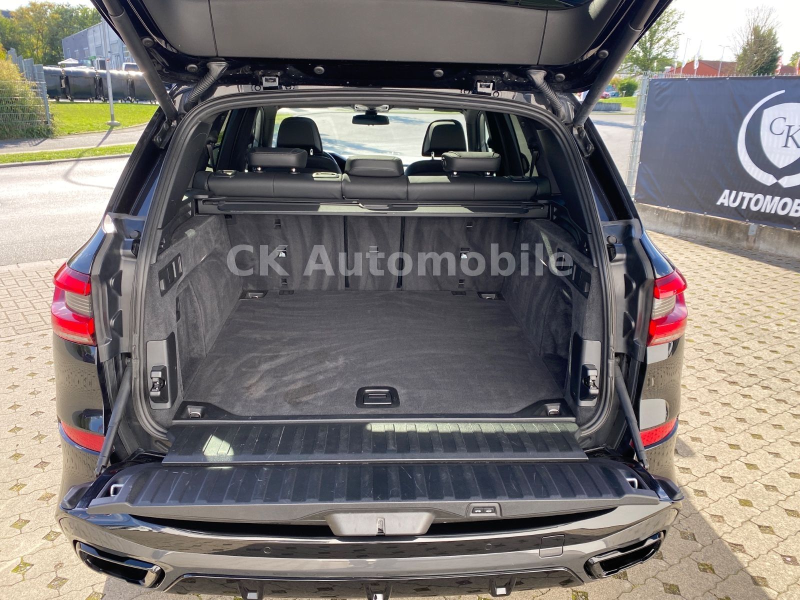 Fahrzeugabbildung BMW X5 xDrive 30d MSport/22Zoll/HeadUp/Pano/360°/LED