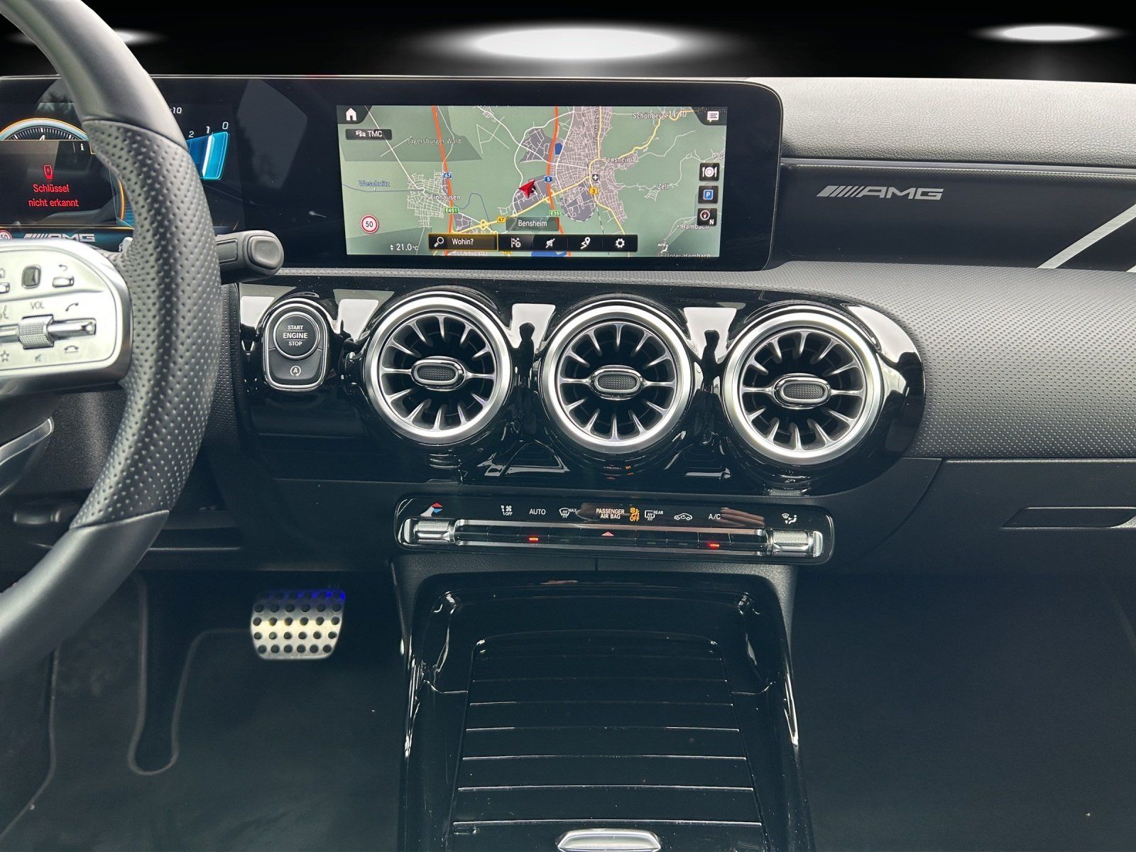 Fahrzeugabbildung Mercedes-Benz A45 AMG Night DISTRO HighEndMBUX Hifi MLED KeyGo
