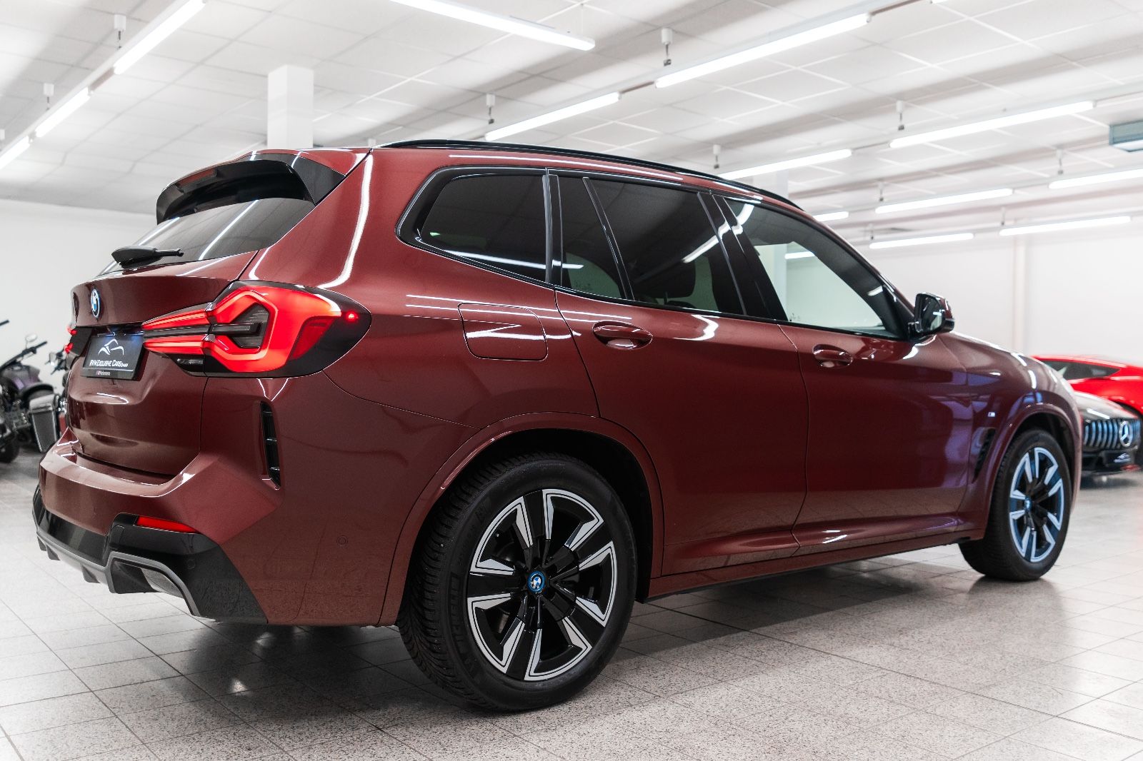 Fahrzeugabbildung BMW iX3 80KWH INSPIRING M-Sportpaket Laserlicht ACC