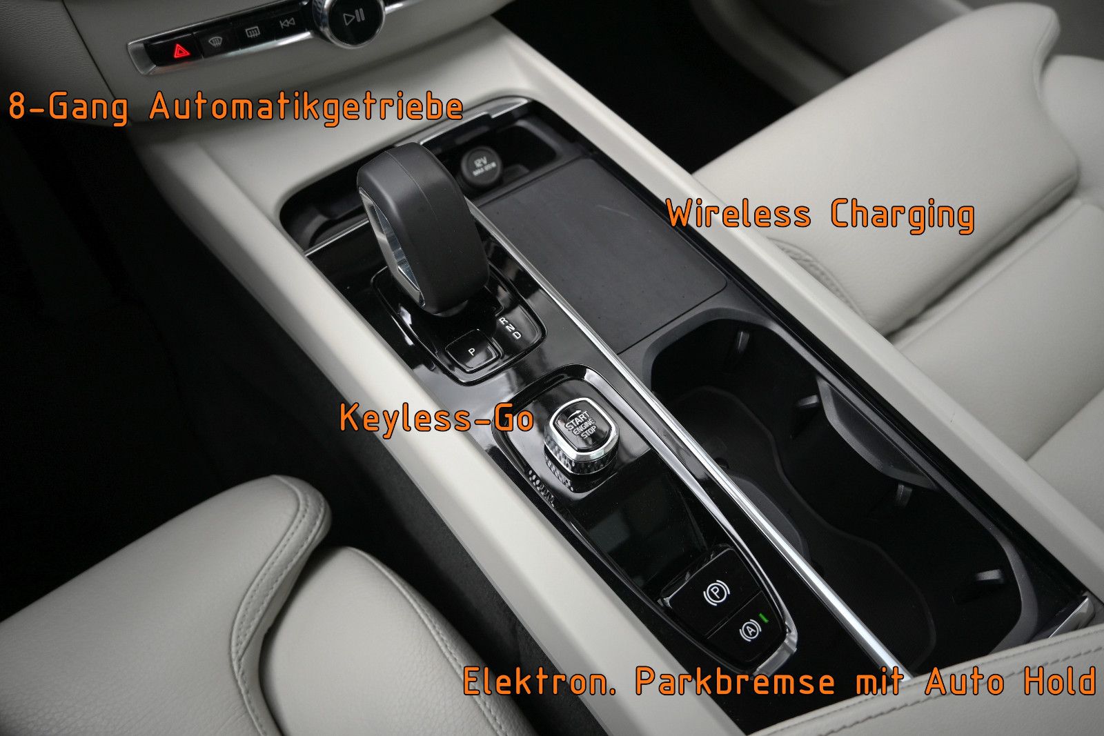 Fahrzeugabbildung Volvo XC60 B4 D AWD Plus Dark °ACC°AHK°PANO°STANDHEIZ°