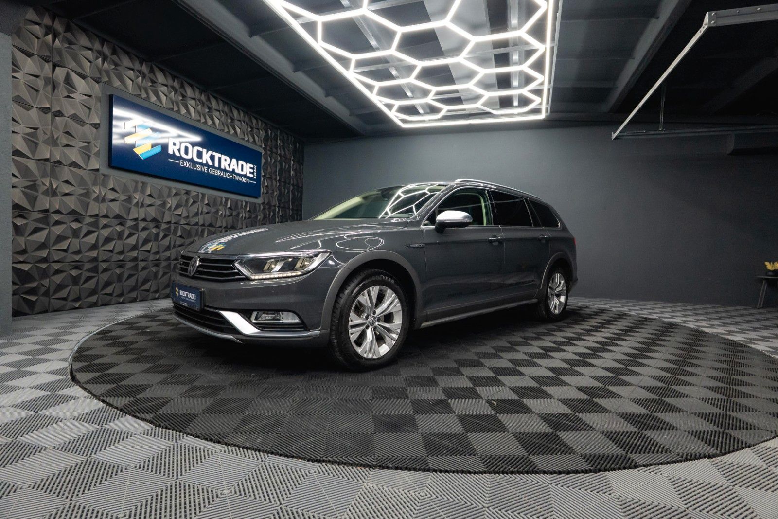 Fahrzeugabbildung Volkswagen Passat Alltrack 4Motion | Massage | LED | ACC