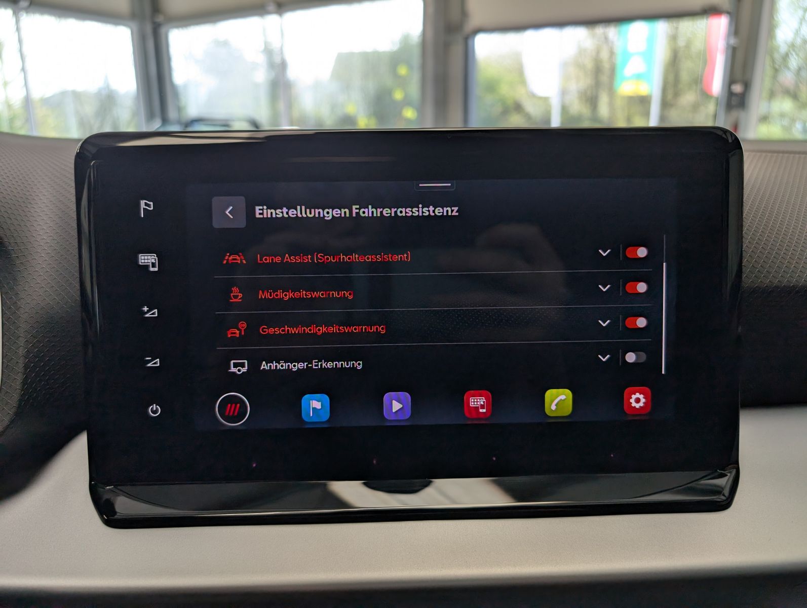 Fahrzeugabbildung SEAT Arona 1.5 TSI DSG FR LED ACC Cam Dinamica AHK 18