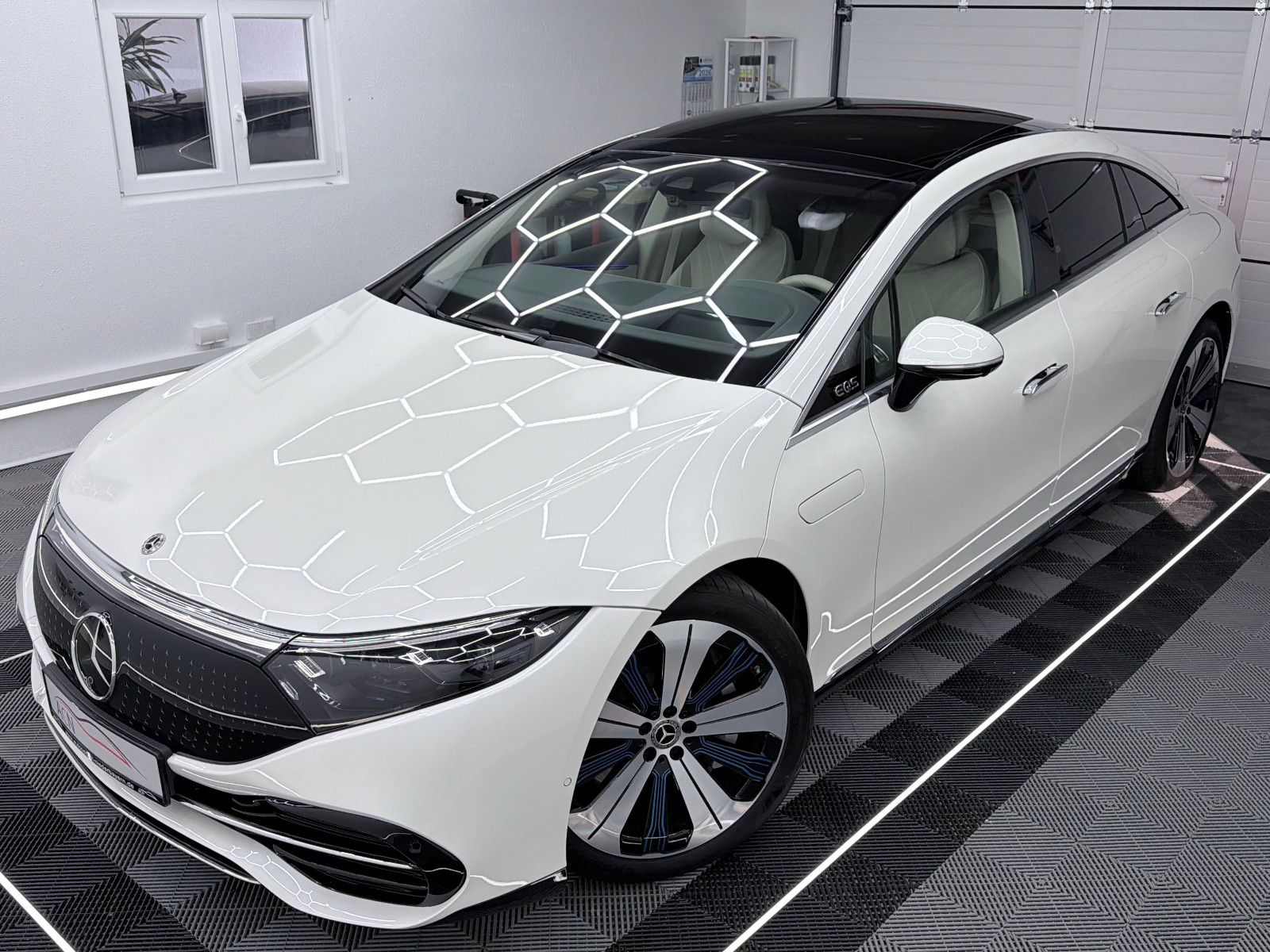 Fahrzeugabbildung Mercedes-Benz EQS EQS 580 4Matic/BURMESTER/HuD/PANO/98,5% SOH