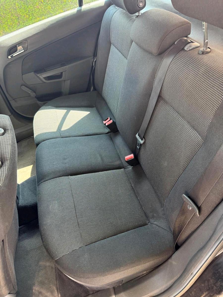 Opel Astra 2005 — photo 14