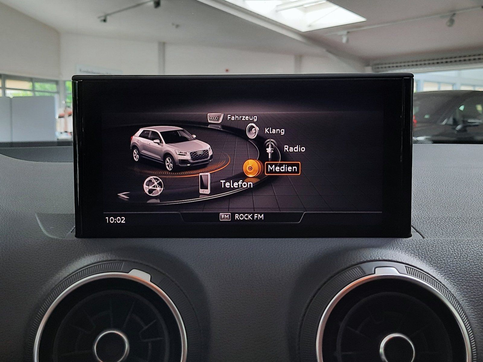 Fahrzeugabbildung Audi Q2 30 TFSI advanced *Cam*LED*PDC*Sitzhzg*AppC*