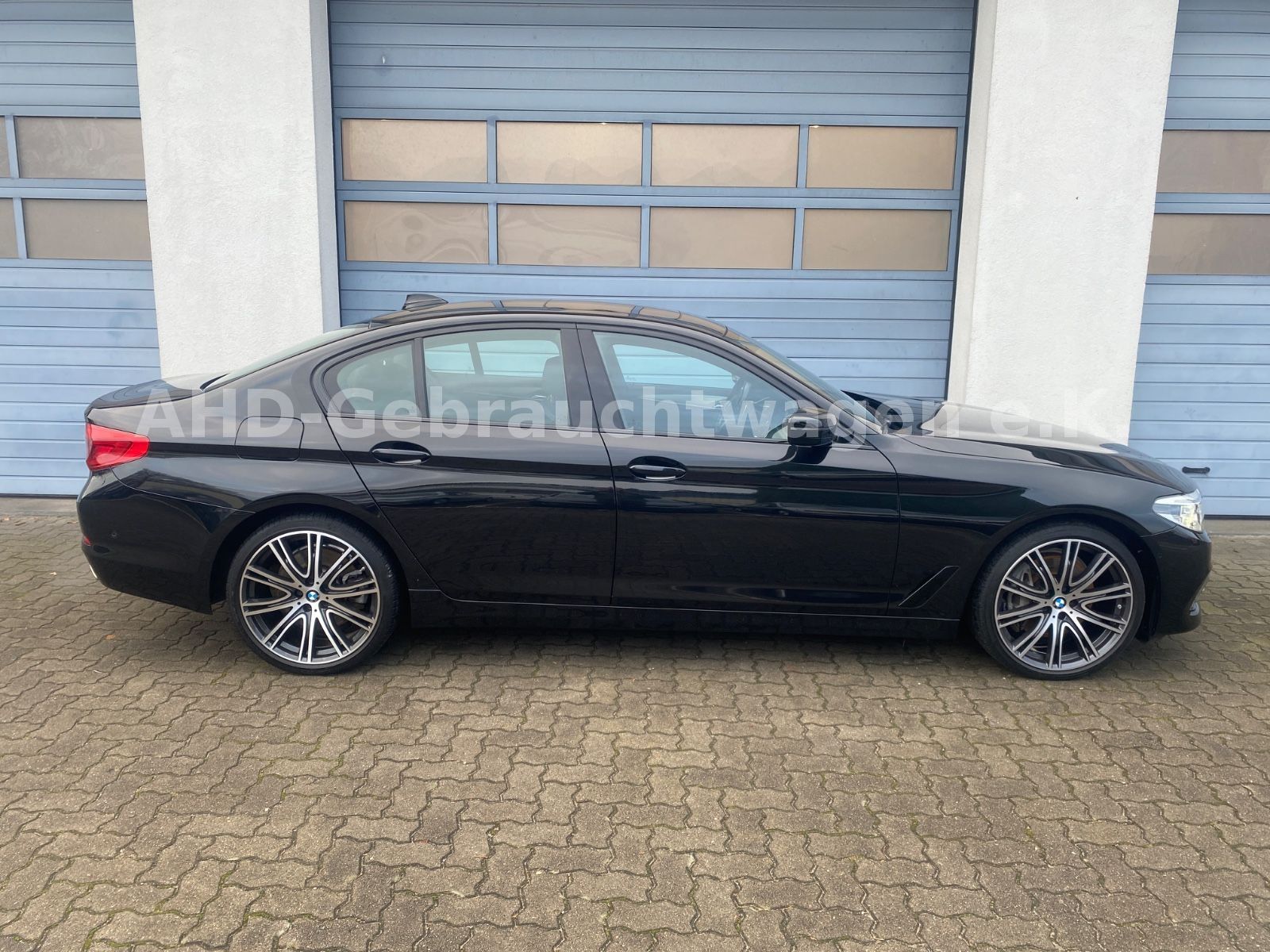 Fahrzeugabbildung BMW 540 5 Limousine 540 d xDrive Luxury Line