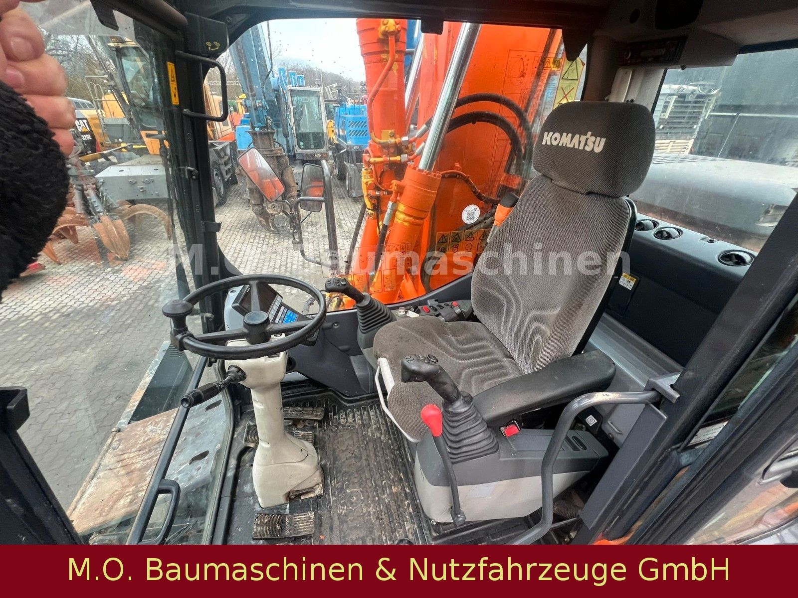 Fahrzeugabbildung Komatsu PW 148-8 / AC / SW / Hammerleitung / VSA /ZSA/