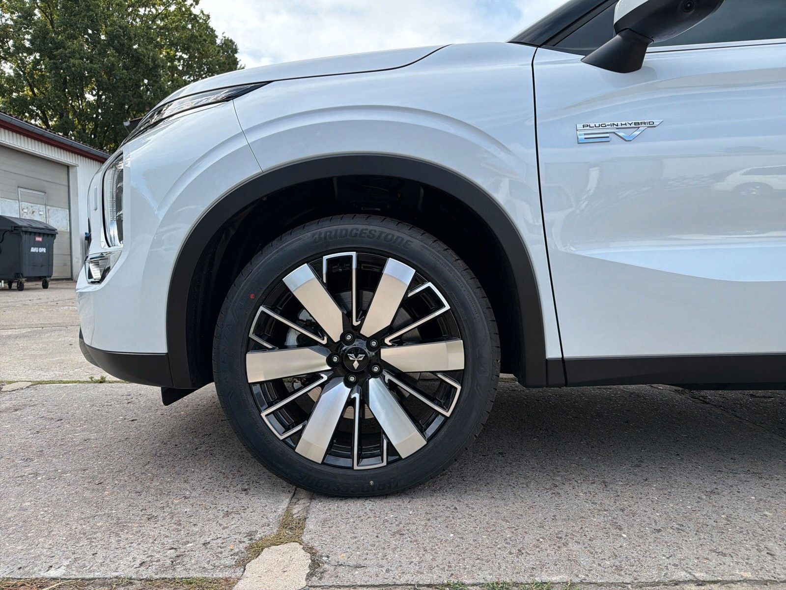 Mitsubishi Plug-in Hybrid Outlander - Bild 10