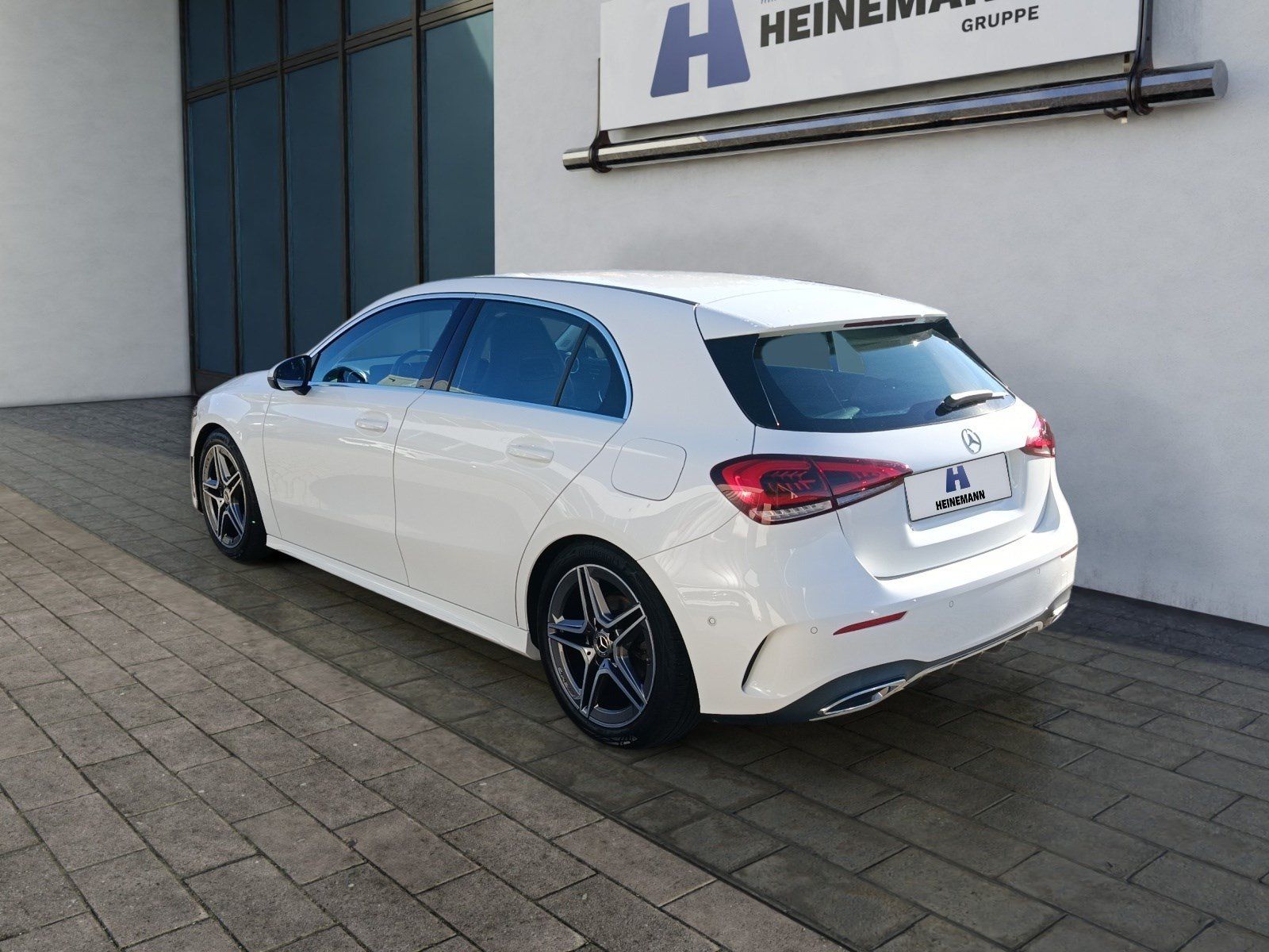 Mercedes-Benz A 200 d 4Matic AMG Allrad NAVI LED SH 18 Zoll T foto 3